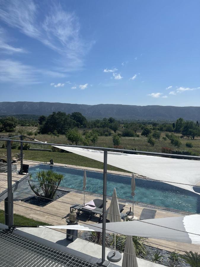 Bed and Breakfast Les Pins Du Luberon Coustellet Exterior foto